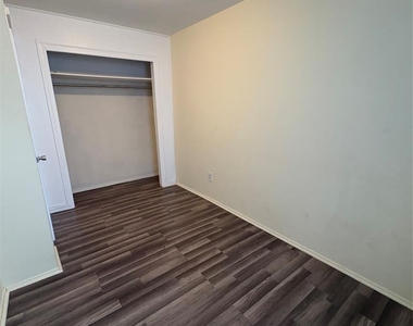 79 Midland - Photo Thumbnail 11