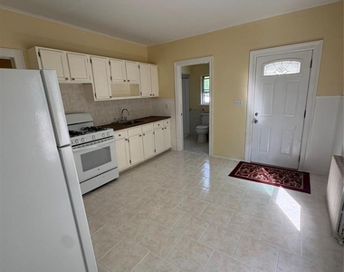 79 Midland - Photo Thumbnail 8