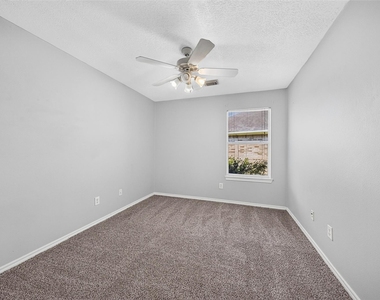 20531 Newfalls Court - Photo Thumbnail 21