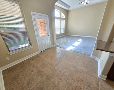 6611 Rosemary Knoll Lane - Photo Thumbnail 14