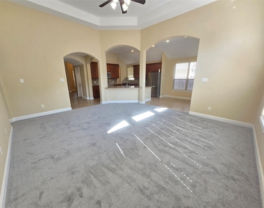 6611 Rosemary Knoll Lane - Photo Thumbnail 3