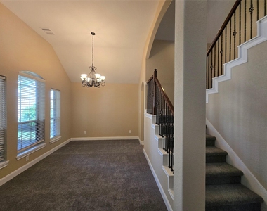 6611 Rosemary Knoll Lane - Photo Thumbnail 10