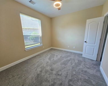 6611 Rosemary Knoll Lane - Photo Thumbnail 23