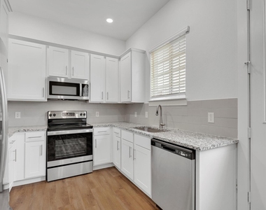 2709-710 Rockhill Road - Photo Thumbnail 4