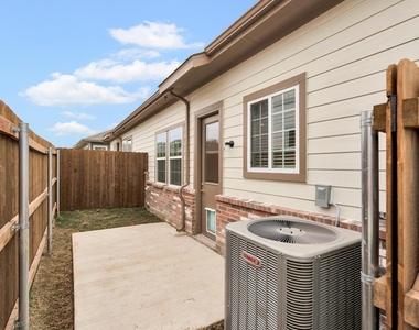 2709-710 Rockhill Road - Photo Thumbnail 12
