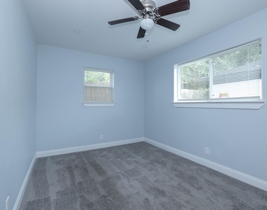 4120 Linn Street - Photo Thumbnail 4