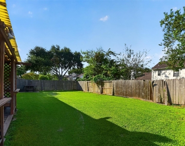 3423 Green Fields Drive - Photo Thumbnail 33