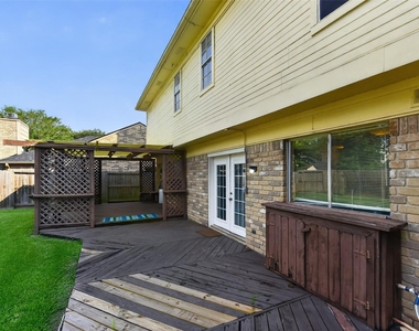 3423 Green Fields Drive - Photo Thumbnail 30