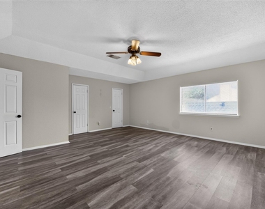 3423 Green Fields Drive - Photo Thumbnail 18