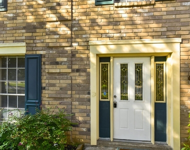 3423 Green Fields Drive - Photo Thumbnail 2