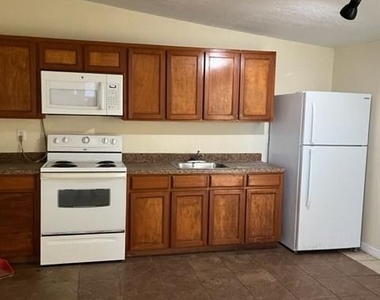 1614 Ryon Street - Photo Thumbnail 2