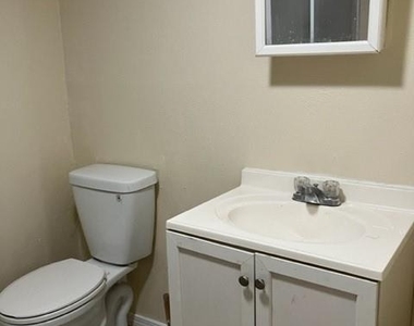 1614 Ryon Street - Photo Thumbnail 5