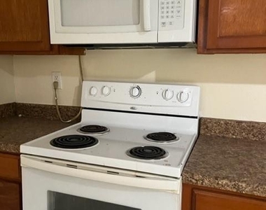 1614 Ryon Street - Photo Thumbnail 4
