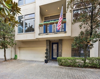 1912 Woodbury Street - Photo Thumbnail 11