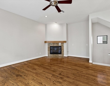 1912 Woodbury Street - Photo Thumbnail 16