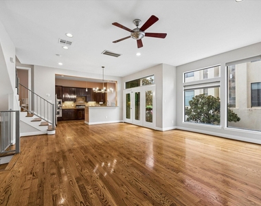 1912 Woodbury Street - Photo Thumbnail 17