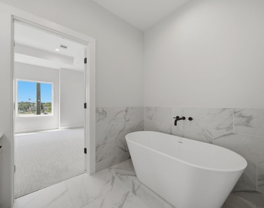 332 Eastwood Street - Photo Thumbnail 15