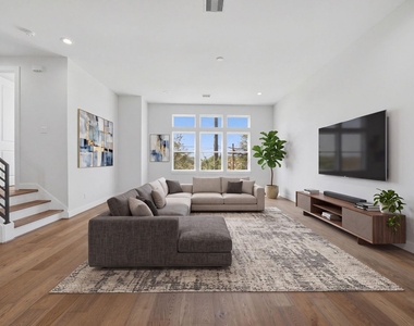 332 Eastwood Street - Photo Thumbnail 1