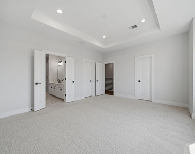 332 Eastwood Street - Photo Thumbnail 13