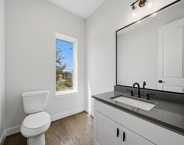 332 Eastwood Street - Photo Thumbnail 11