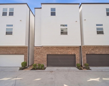 332 Eastwood Street - Photo Thumbnail 18