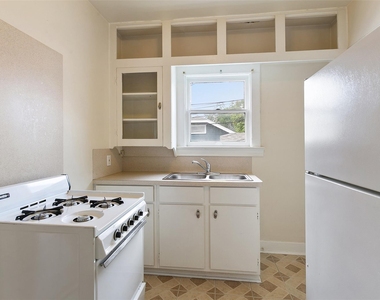 1133 Bayland Avenue - Photo Thumbnail 5