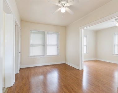 1133 Bayland Avenue - Photo Thumbnail 2