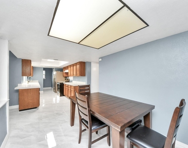 16835 Kilwinning Drive - Photo Thumbnail 26