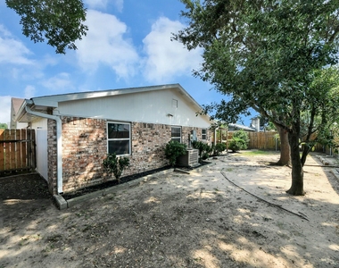 16835 Kilwinning Drive - Photo Thumbnail 34