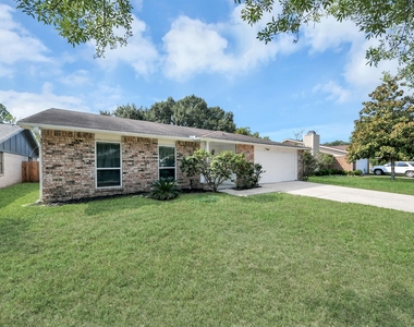 16835 Kilwinning Drive - Photo Thumbnail 2