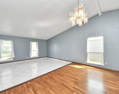 16835 Kilwinning Drive - Photo Thumbnail 5