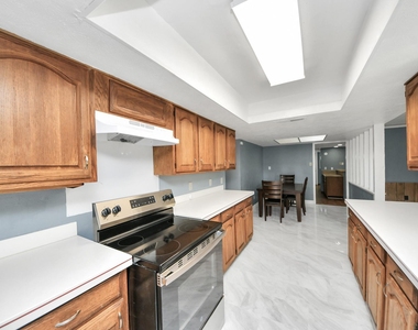 16835 Kilwinning Drive - Photo Thumbnail 19
