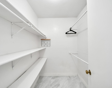 16835 Kilwinning Drive - Photo Thumbnail 13