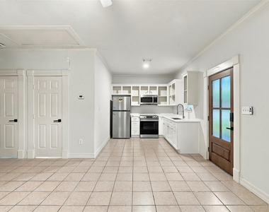 1201 Cordell Street - Photo Thumbnail 2