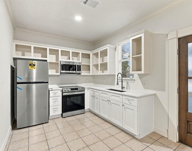 1201 Cordell Street - Photo Thumbnail 3