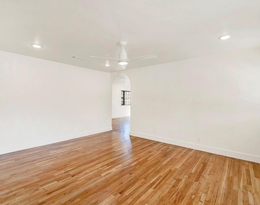 510 Parkview Boulevard - Photo Thumbnail 3