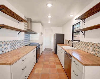 510 Parkview Boulevard - Photo Thumbnail 4