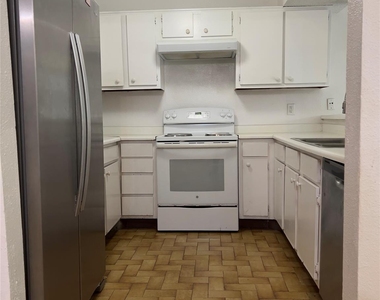 12676 Newbrook Drive - Photo Thumbnail 4
