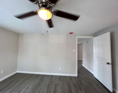 6708 Avenue I - Photo Thumbnail 8