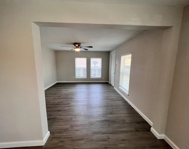 6708 Avenue I - Photo Thumbnail 6