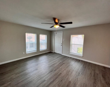 6708 Avenue I - Photo Thumbnail 5