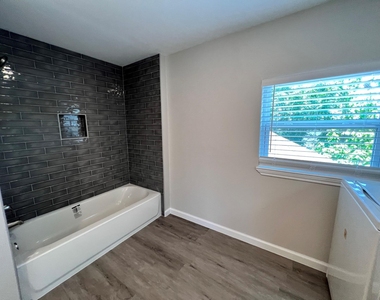 6708 Avenue I - Photo Thumbnail 11