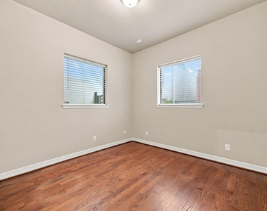 2422 Langston Street - Photo Thumbnail 10