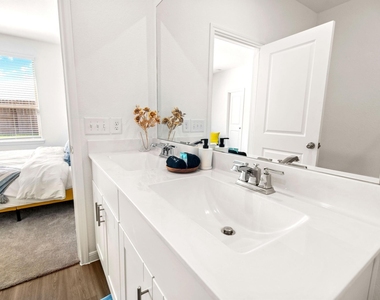 1301 Bright Hill Drive - Photo Thumbnail 22