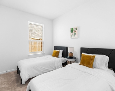 1301 Bright Hill Drive - Photo Thumbnail 27