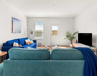 1301 Bright Hill Drive - Photo Thumbnail 10
