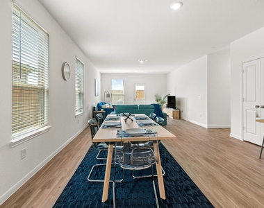 1301 Bright Hill Drive - Photo Thumbnail 6