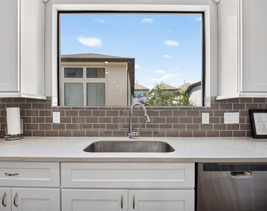 312 Palmer Street - Photo Thumbnail 14