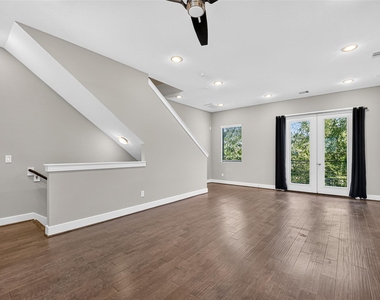 312 Palmer Street - Photo Thumbnail 7
