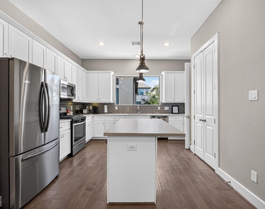 312 Palmer Street - Photo Thumbnail 8
